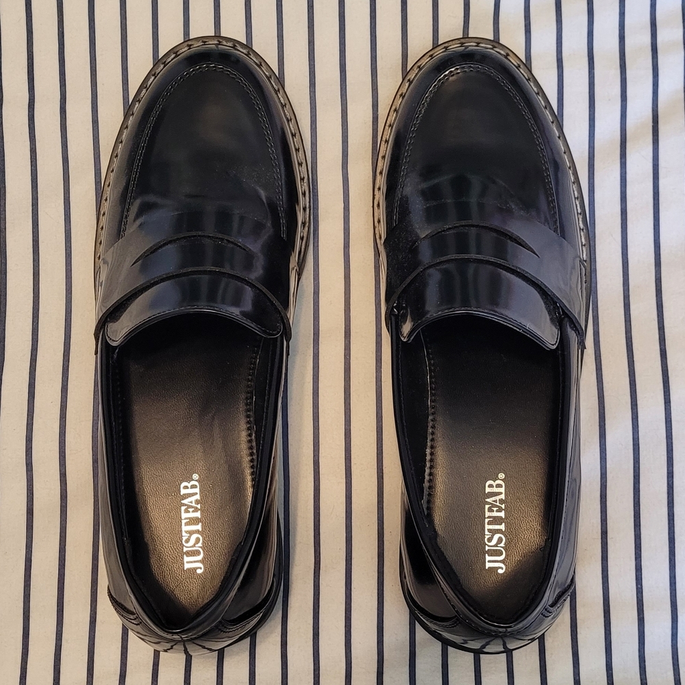 JustFab Loafers size 7